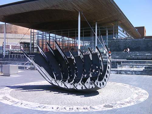 Cardiff Bay memorials