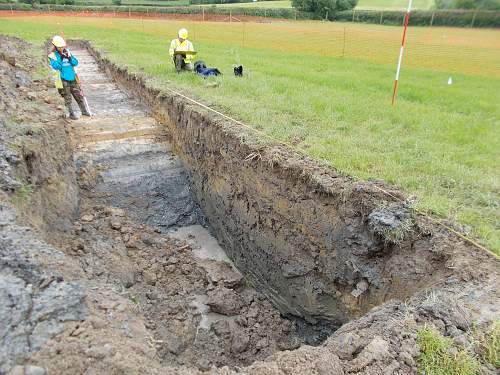 Digging a WW2 stopline in Wales