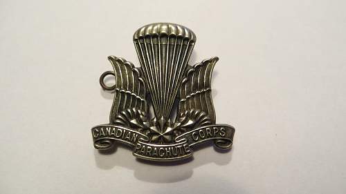Canadian parachute corps cap badge