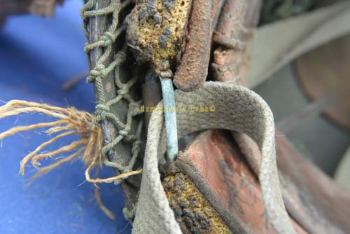 Is this a original British Paratrooper helmet?