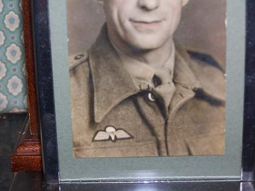 Cloth Parachute Wings Attached To British WW2 Battle dress Jacket