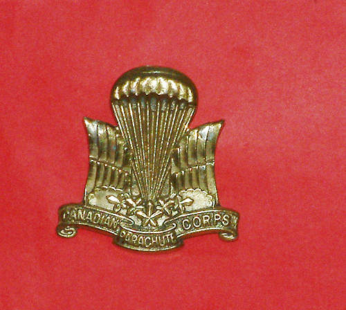 1st Canadian Parachute Corps Cap Badge good ?