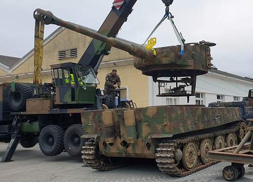 Renovation of the Tiger I in SAUMUR