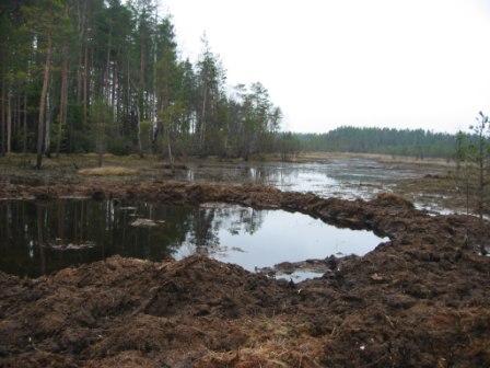 DB-3 bomber, recovered in Karelia 2006 year