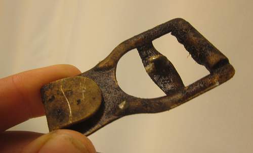 German porcelain fragments  and makers marks on other items  from conflict archaeology excavation in Finland