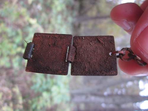 German porcelain fragments  and makers marks on other items  from conflict archaeology excavation in Finland