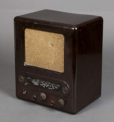 Joseph Goebbels' People's Radio VE-301 Dyn