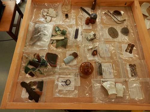 German porcelain fragments  and makers marks on other items  from conflict archaeology excavation in Finland