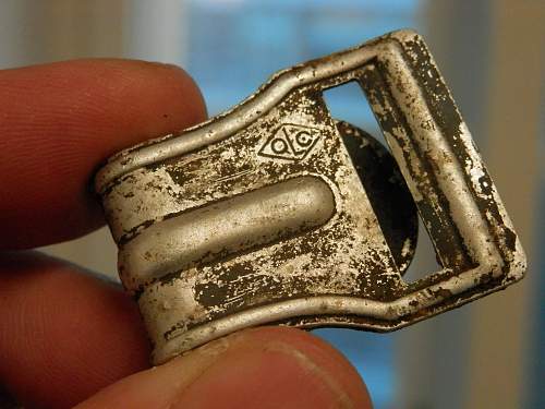 German porcelain fragments  and makers marks on other items  from conflict archaeology excavation in Finland