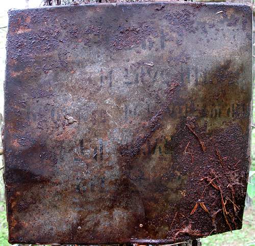 German porcelain fragments  and makers marks on other items  from conflict archaeology excavation in Finland