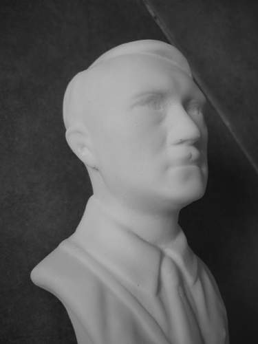 Bust Adolf Hitler (information/value)