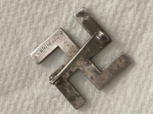 Swastika Pin - Biker-Fantasy piece ?