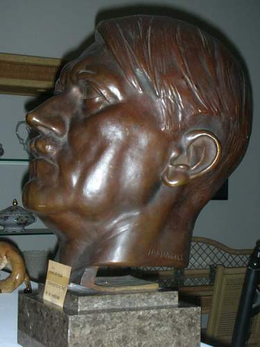 Pagels Hitler Bust: Max Show find