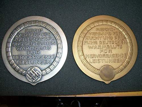 Honor plaques for horse breeding