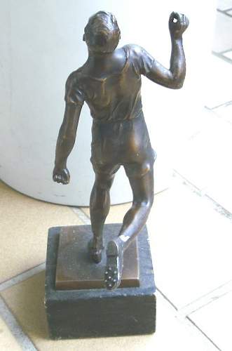 German Sports Award Bronze statue help needed