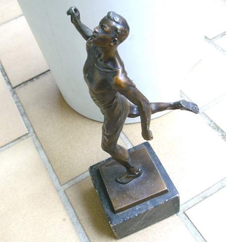 German Sports Award Bronze statue help needed