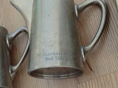 SS Junckerschule Bad Tölz Milk Jugs?