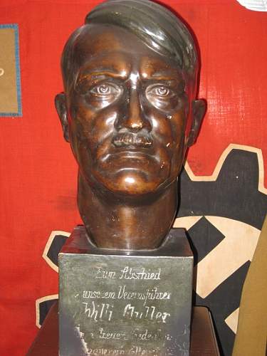 Pagels Hitler Bust: Max Show find