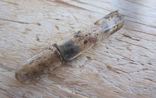 German porcelain fragments  and makers marks on other items  from conflict archaeology excavation in Finland