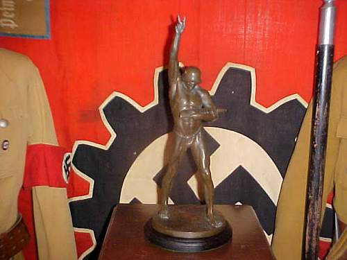 Heroic Bronze Statue