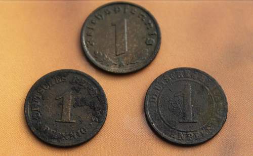 German porcelain fragments  and makers marks on other items  from conflict archaeology excavation in Finland