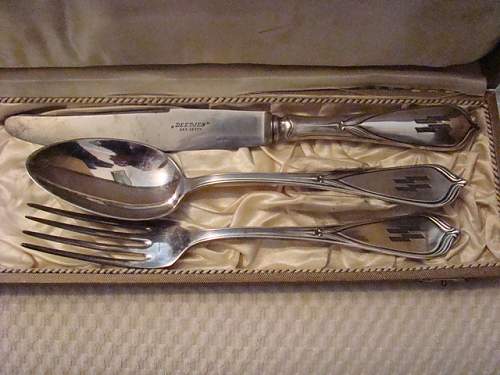 SS reich Original Olympia mess hall Fork..... original or not?