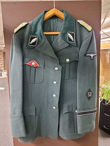 WW2 German, Soviet, Allied militaria, uniforms, awards, weapons