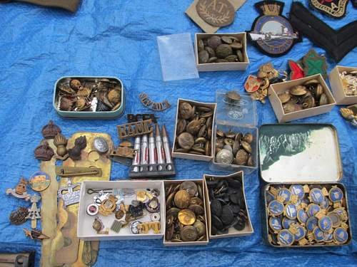 Box of Militaria from the Carboot this Morning !