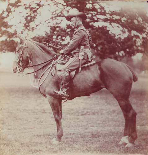 Can anyone help me Identify this mounted soldiers country? Aussie-Brit?