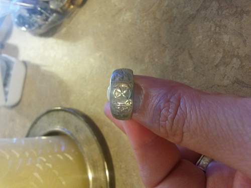 I need help figuring out what this ring is, can anyone help!?