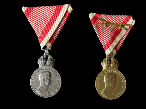 Couple Signum Laudis Medals