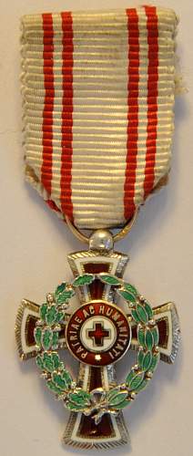 Miniature Red Cross Merit Award (2nd Class with War Decoration) - 1914 to 1919 issue.