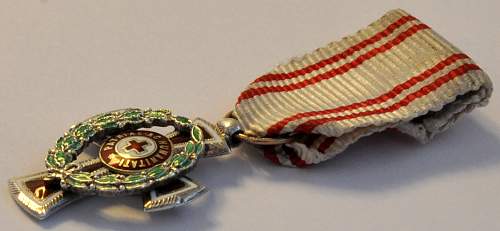 Miniature Red Cross Merit Award (2nd Class with War Decoration) - 1914 to 1919 issue.