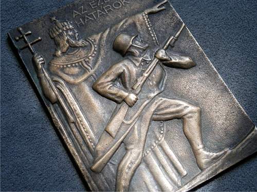 Hungarian Bronze plaque - ww1 or ww2?