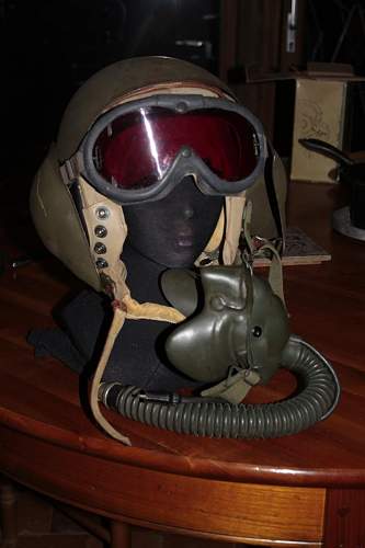 Some USAAF stuff... mask, flying goggle, ...