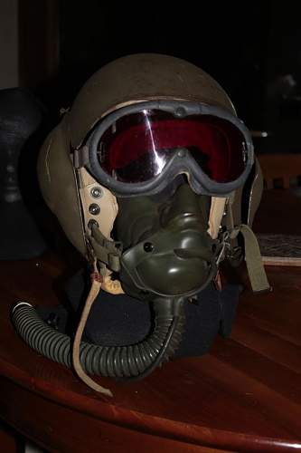 Some USAAF stuff... mask, flying goggle, ...