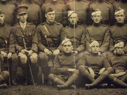 The Uniform Group of an American volunteer with the RFC