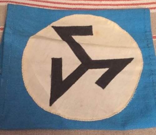 Please identify an unknown armband.