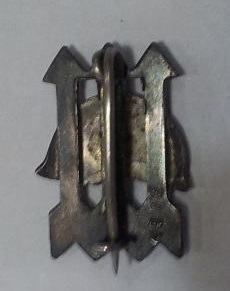 Fascist or Communist Spanish Pin ?