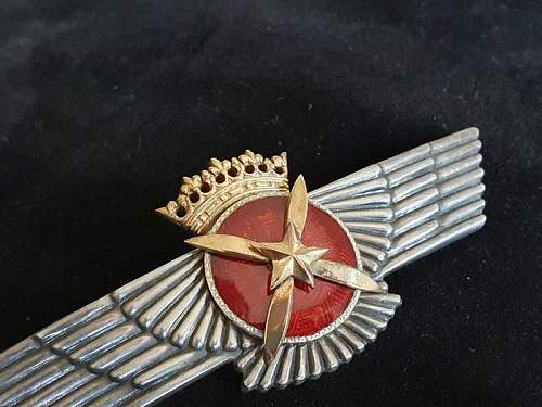 SPANISH FRANCO ???? Pilots badge ...exact period of manurfacture help required ...