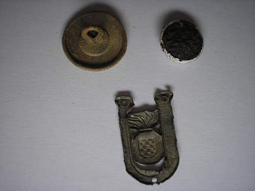 Croatian cap badges (and button)