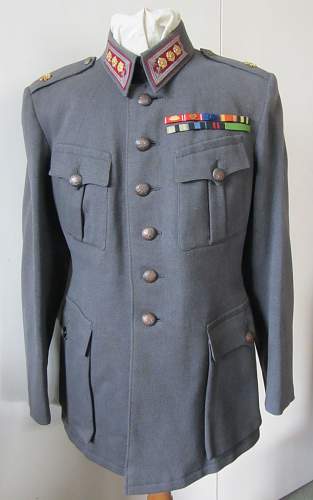 Finnish wartime uniforms, colonel and corporal !