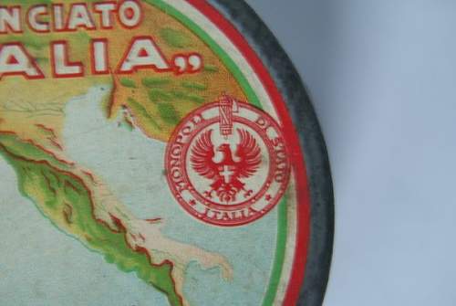 Italian Fascist era Tobacco Tin with Contents !