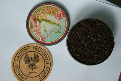 Italian Fascist era Tobacco Tin with Contents !