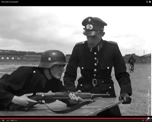 Dutch   Communal police helmets and equipment ?