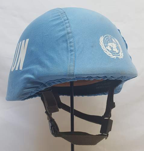 German B862 Helmet - UN