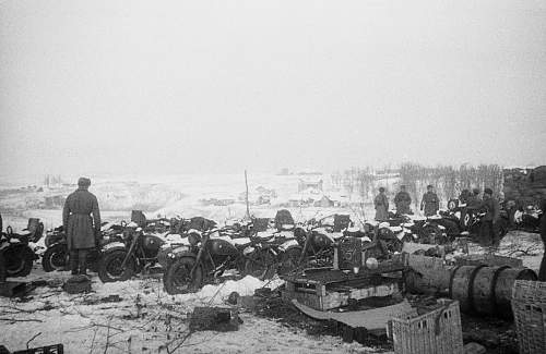 Stalingrad: digging near Gorodis&#1089;he &amp; Gumrak