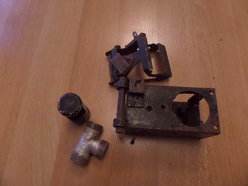 Help with ID of these German Relic parts