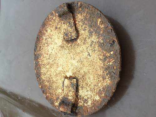 Found metal detecting -any ideas please?