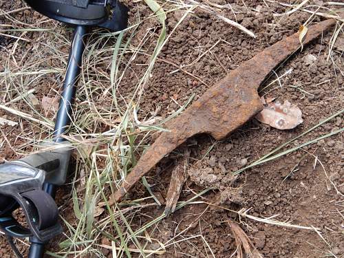 Australian  WWII - Far North  Queensland Metal detecting and  recovery